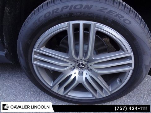 Used 2024 Mercedes-Benz GLS 450 4MATIC image 19