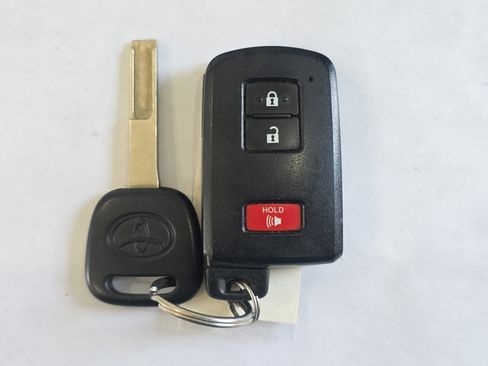 Used 2023 Toyota Tacoma SR5 AWD/4WD image 28