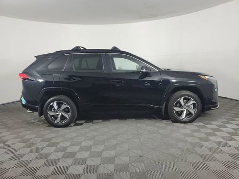 Used 2025 Toyota RAV4 SE image 3