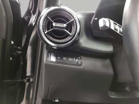 Used 2025 Chevrolet Equinox LT image 11