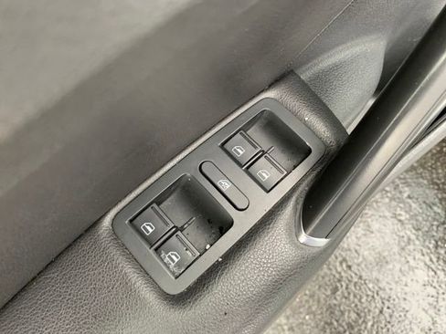 Used 2019 Volkswagen Passat 2.0T Wolfsburg w/ Wheels & Sunroof Package image 12