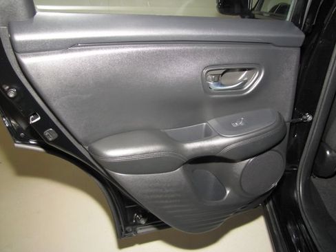 Certified 2024 Honda HR-V LX image 12