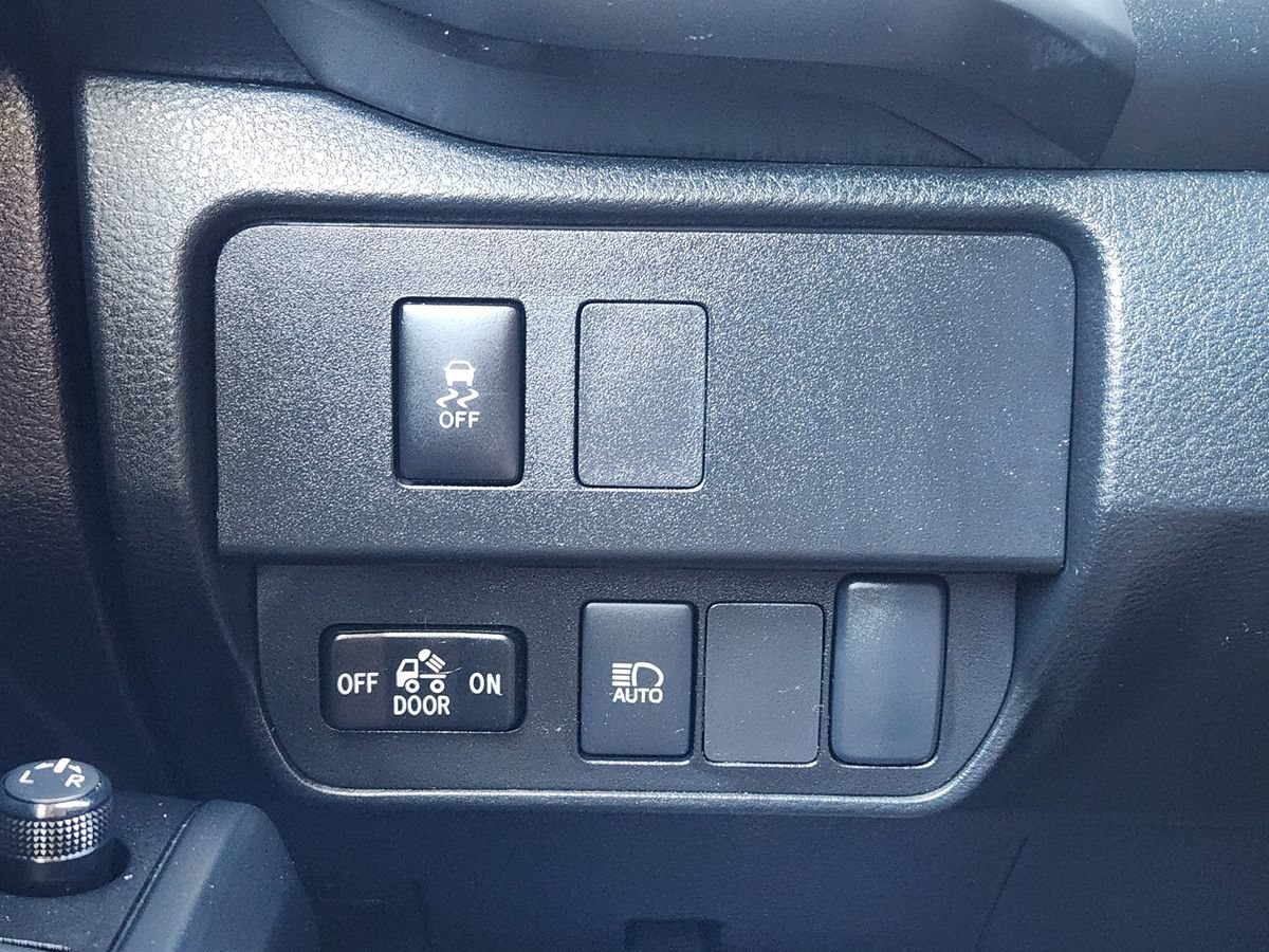 Used 2022 Toyota Tacoma SR w/ SR Convenience Package RWD image 40