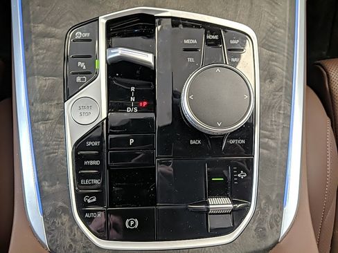 Used 2024 BMW X5 xDrive50e w/ M Sport Package image 18