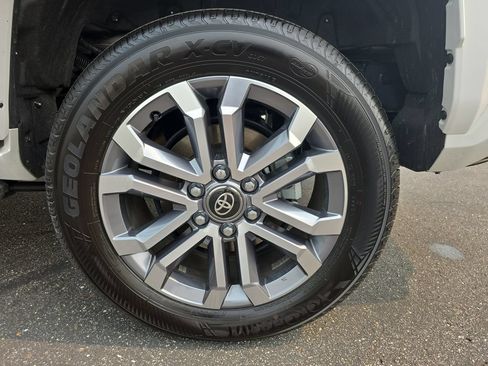 Certified 2025 Toyota 4Runner Limited AWD/4WD image 38