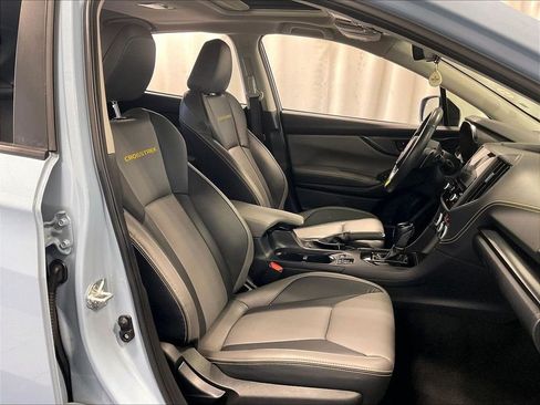 Used 2022 Subaru Crosstrek 2.5i Sport w/ Moonroof Package AWD/4WD image 11