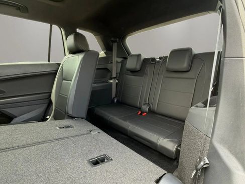 Used 2020 Volkswagen Tiguan SE R-Line w/ 3rd Row Seat Package AWD/4WD image 13