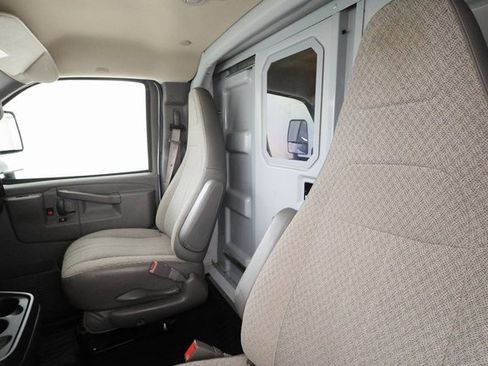 Used 2019 Chevrolet Express 3500 w/ Power Convenience Package image 10