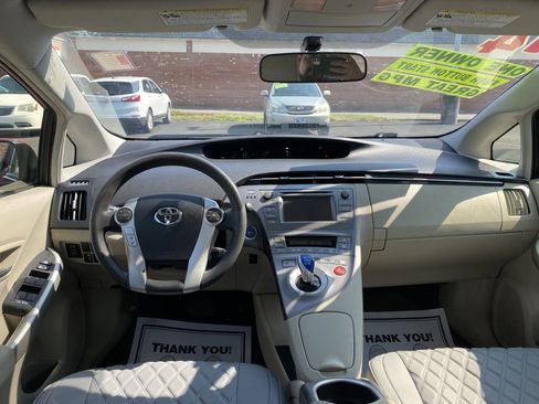 Used 2014 Toyota Prius image 9