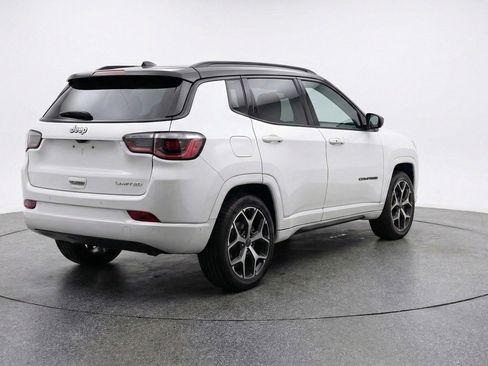 Used 2025 Jeep Compass Limited AWD/4WD image 9