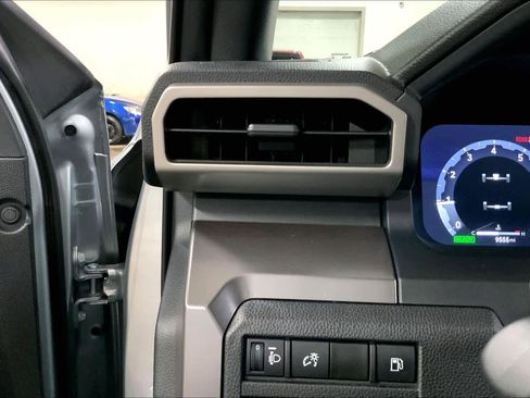 Certified 2025 Toyota Tacoma TRD Sport image 34