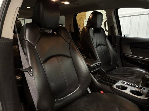 Used 2010 GMC Acadia SLT image 33