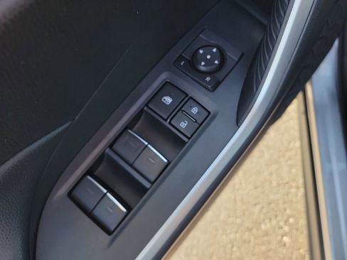 Used 2022 Toyota RAV4 XLE image 16