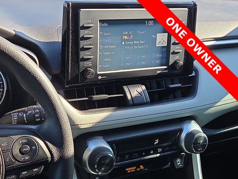 Used 2021 Toyota RAV4 XLE w/ Convenience Package image 16
