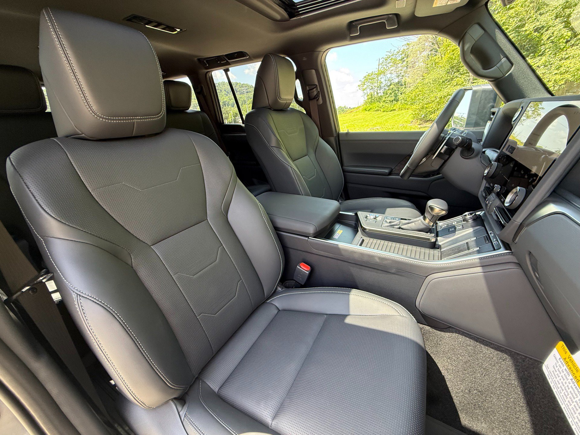 Used 2026 Lexus GX 550 w/ Accessory Package (2T) AWD/4WD image 17