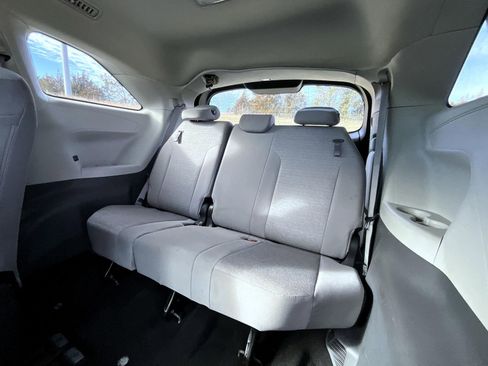 Used 2024 Toyota Sienna LE image 20