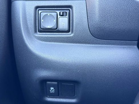 Used 2018 Nissan Versa Note S FWD image 25