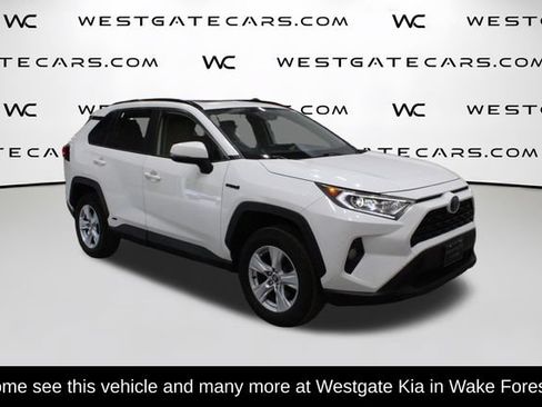 Used 2019 Toyota RAV4 XLE AWD/4WD image 2