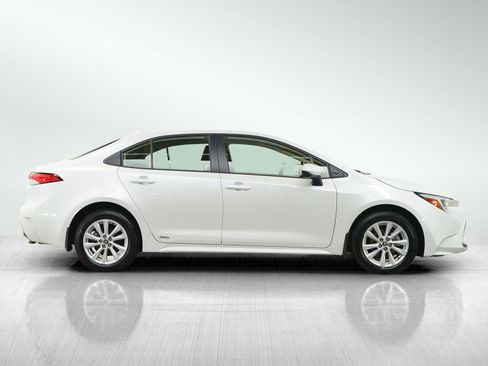 Used 2026 Toyota Corolla LE w/ LE Premium Package AWD/4WD image 6