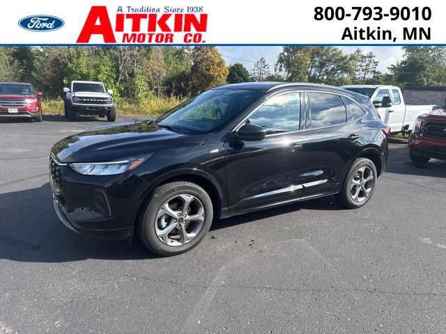 Used 2024 Ford Escape ST-Line w/ Tech Pack #1 AWD/4WD image 1