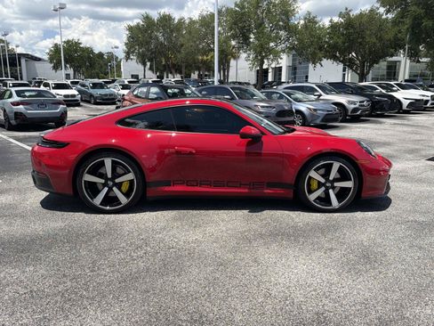 Used 2025 Porsche 911 Carrera RWD image 3