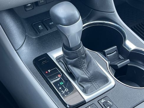 Certified 2019 Toyota Highlander XLE AWD/4WD image 21