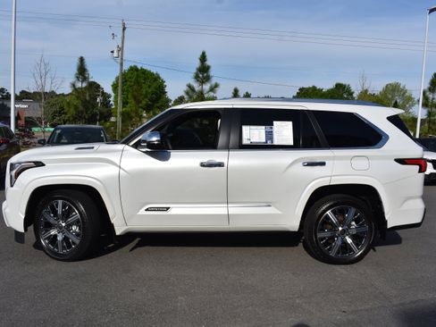 Used 2024 Toyota Sequoia Capstone image 6