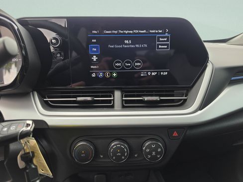 New 2026 Chevrolet Trax LS w/ LS Convenience Package FWD image 23