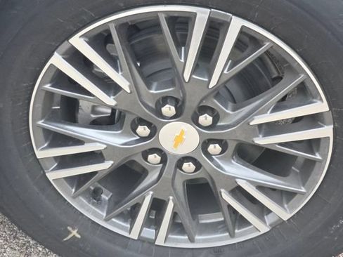 New 2026 Chevrolet Traverse LT w/ LPO, Floor Liner Package image 19