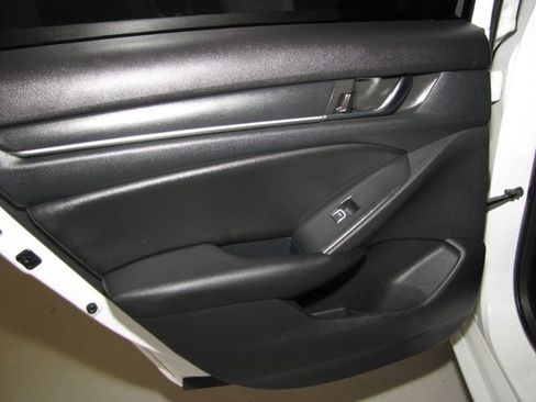 Used 2020 Honda Accord Sport image 13