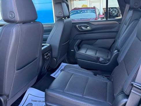 Used 2024 Chevrolet Tahoe High Country AWD/4WD image 11