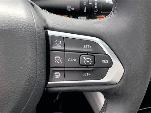Used 2023 Jeep Compass Limited w/ Elite Group AWD/4WD image 22