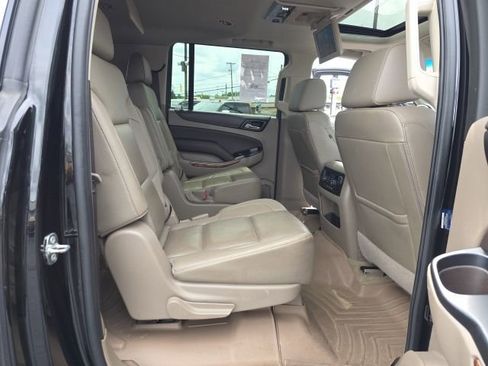 Used 2017 Chevrolet Suburban Premier AWD/4WD image 63