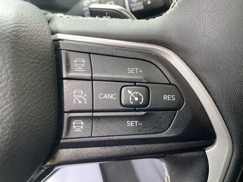 Certified 2023 Jeep Grand Cherokee L Laredo image 24