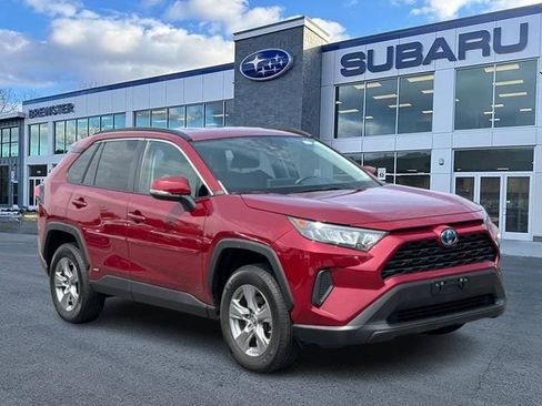 Used 2022 Toyota RAV4 LE AWD/4WD image 1