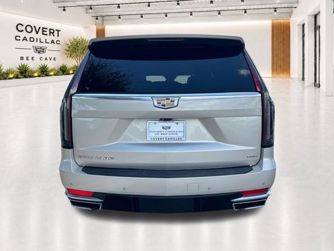 Used 2023 Cadillac Escalade ESV Premium Luxury w/ Performance Package AWD/4WD image 9