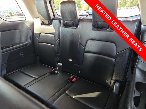 Used 2024 Nissan Pathfinder SL image 10