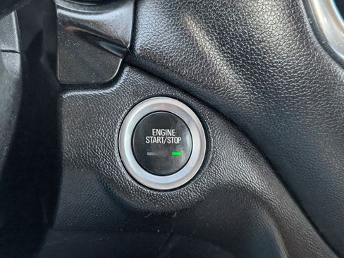 Used 2019 Chevrolet Equinox LT w/ LPO, Floor Liner Package image 18