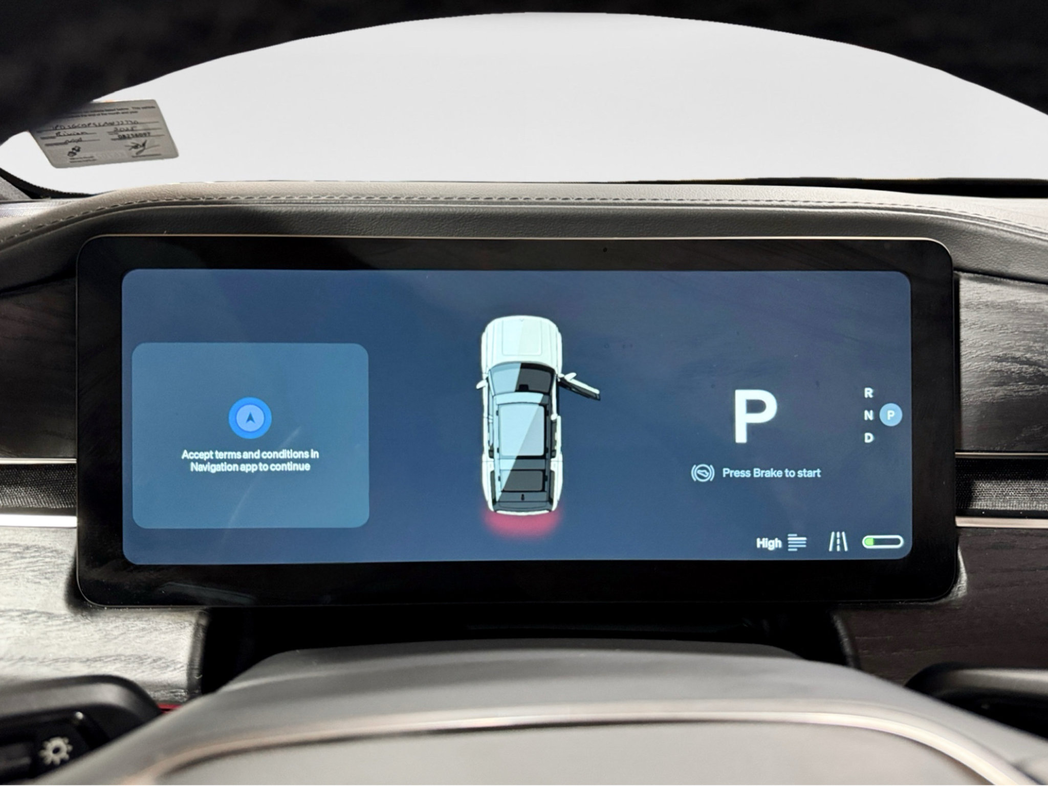 Used 2025 Rivian R1S Premium Dual AWD/4WD image 9