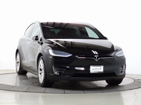 Used 2018 Tesla Model X 75D image 1