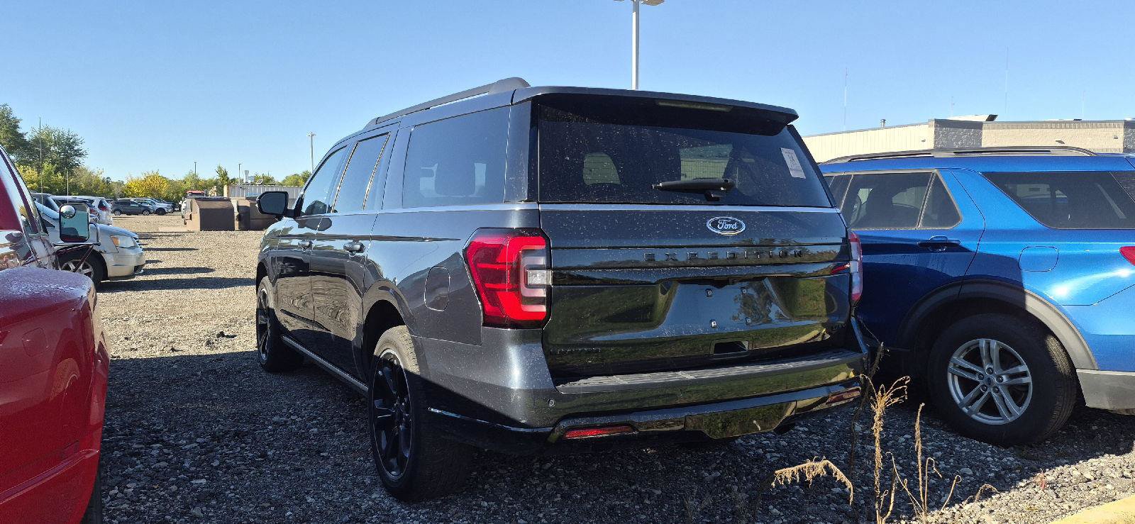 Used 2024 Ford Expedition Max Limited AWD/4WD image 4