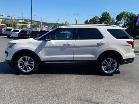 Used 2018 Ford Explorer XLT w/ Equipment Group 202A AWD/4WD image 6