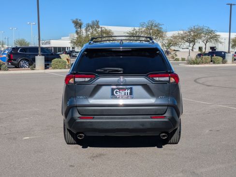 Used 2021 Toyota RAV4 XLE image 4