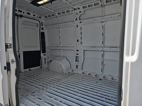 Used 2025 RAM ProMaster 2500 w/ Convenience Group FWD image 13