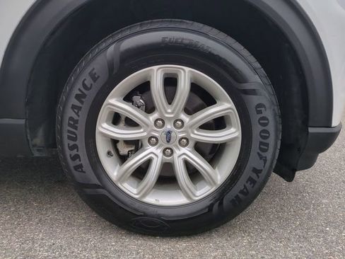 Used 2020 Ford Explorer 4WD w/ Class III Trailer Tow Package image 11