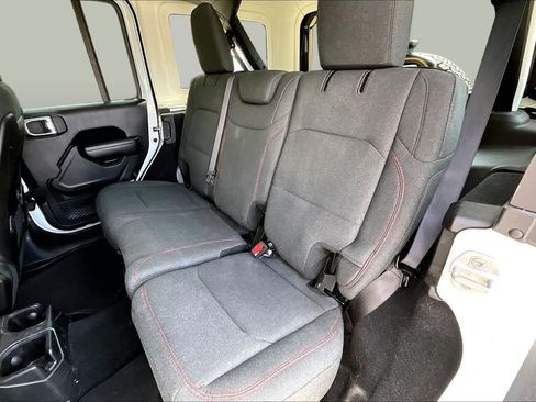 Used 2025 Jeep Wrangler Unlimited Rubicon AWD/4WD image 21