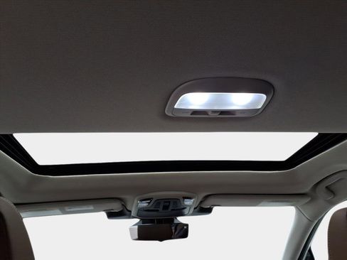 Used 2023 Subaru Outback Touring image 11