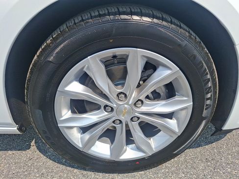 Used 2023 Chevrolet Malibu LT FWD image 8