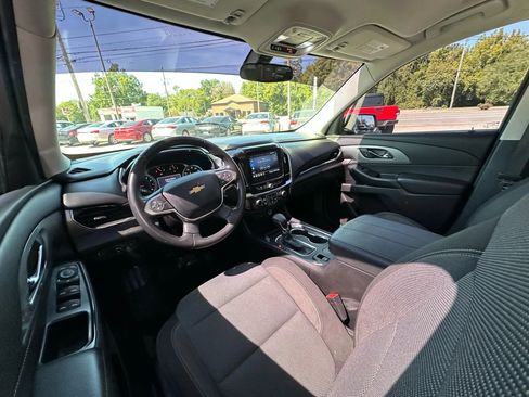 Used 2021 Chevrolet Traverse LT w/ LPO, Floor Liner Package image 18