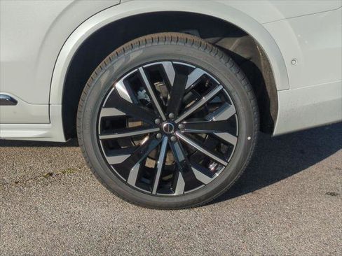 New 2026 Volvo XC90 T8 Plus w/ Protection Package Premier image 6